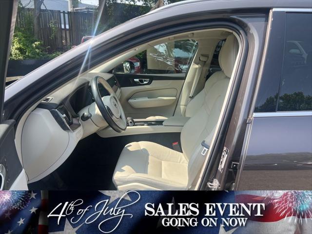 used 2022 Volvo XC60 Recharge Plug-In Hybrid car, priced at $31,000