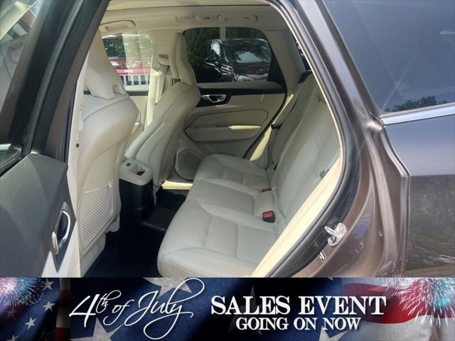 used 2022 Volvo XC60 Recharge Plug-In Hybrid car, priced at $31,000