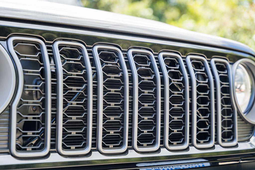 new 2025 Jeep Wrangler car, priced at $37,274