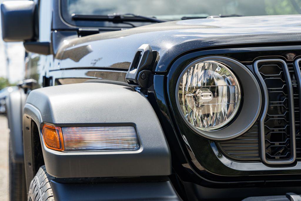 new 2025 Jeep Wrangler car, priced at $37,274