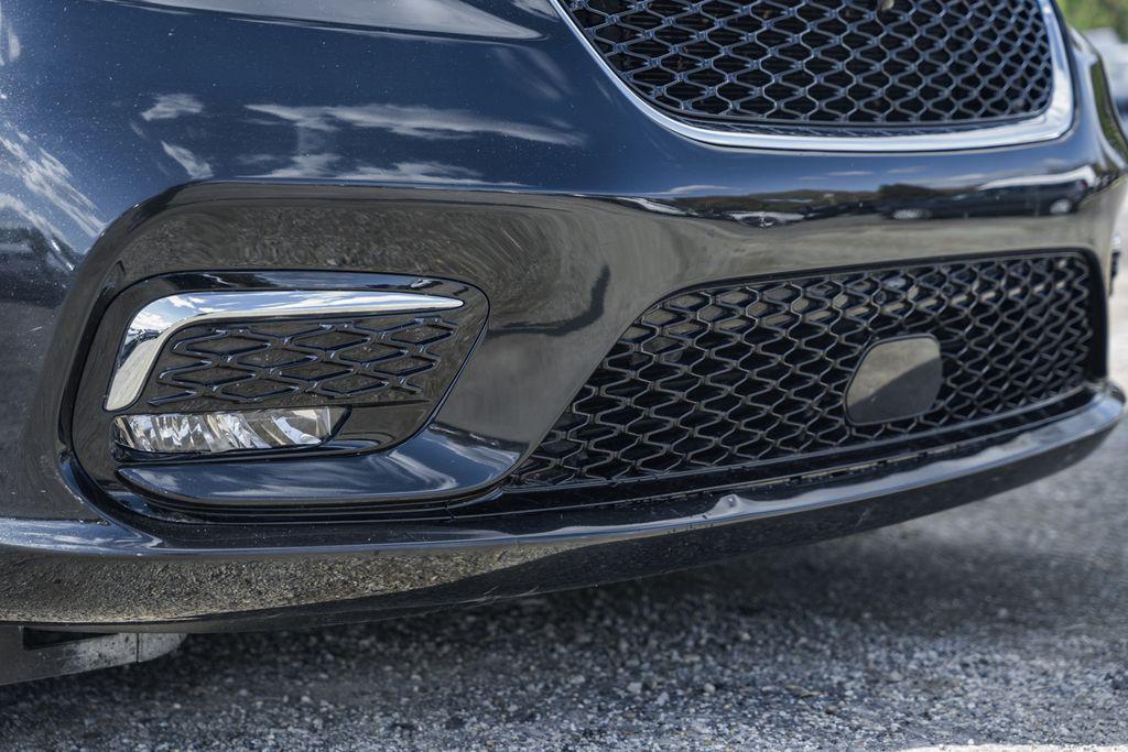 used 2023 Chrysler Pacifica Hybrid car, priced at $28,000