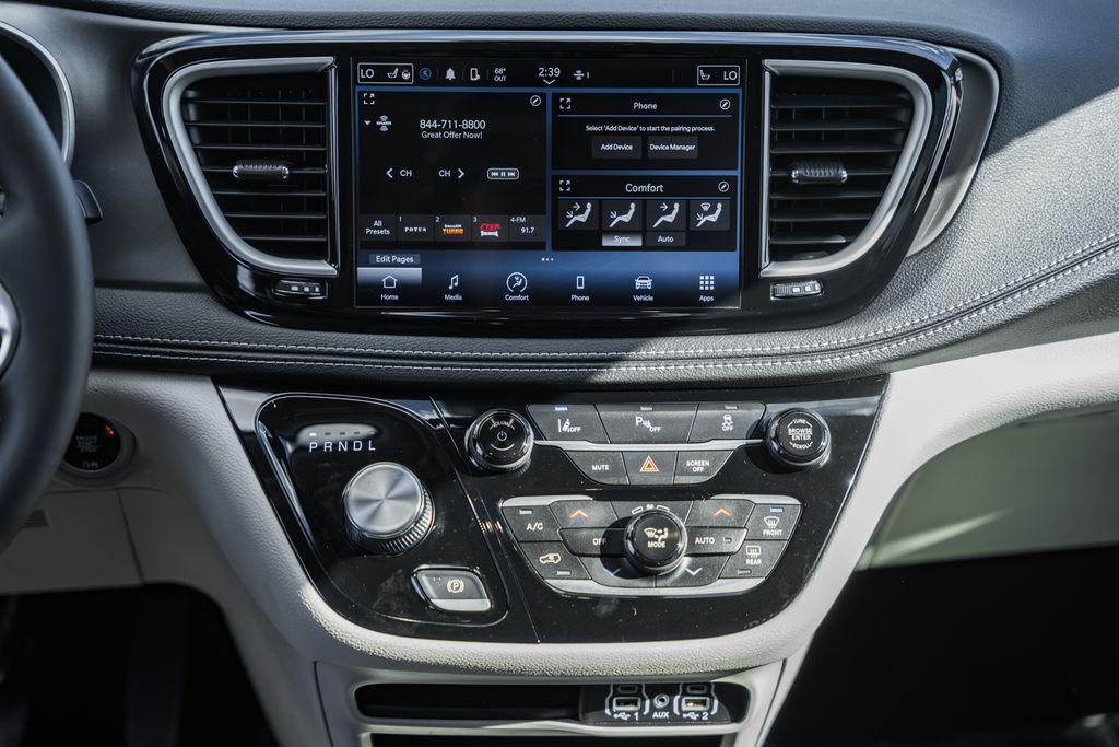 used 2023 Chrysler Pacifica Hybrid car, priced at $28,000