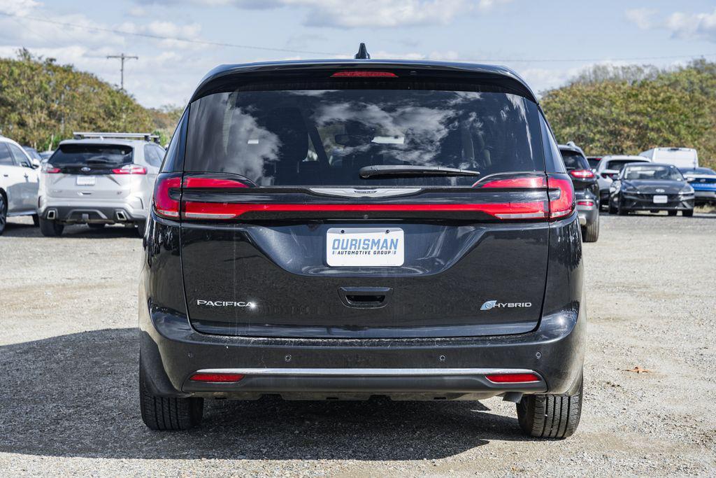 used 2023 Chrysler Pacifica Hybrid car, priced at $28,000
