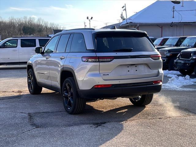 new 2025 Jeep Grand Cherokee car, priced at $40,675