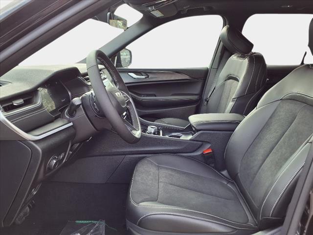 new 2025 Jeep Grand Cherokee car, priced at $38,207