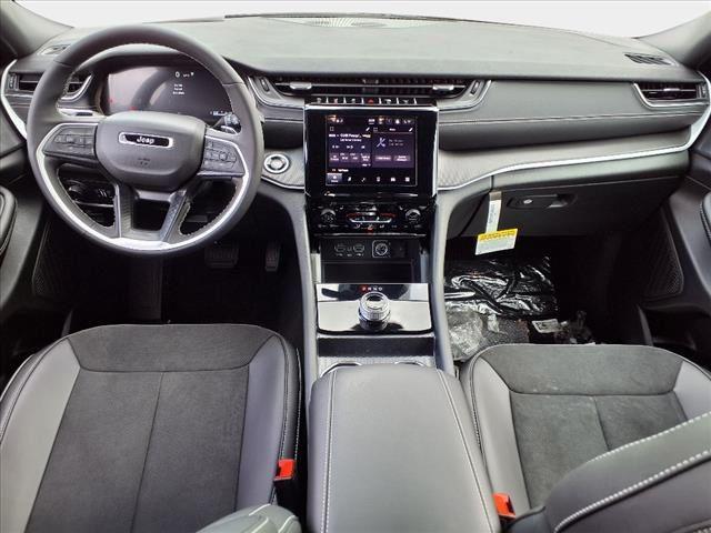 new 2025 Jeep Grand Cherokee car, priced at $38,207