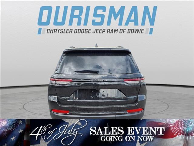 new 2025 Jeep Grand Cherokee car, priced at $38,207