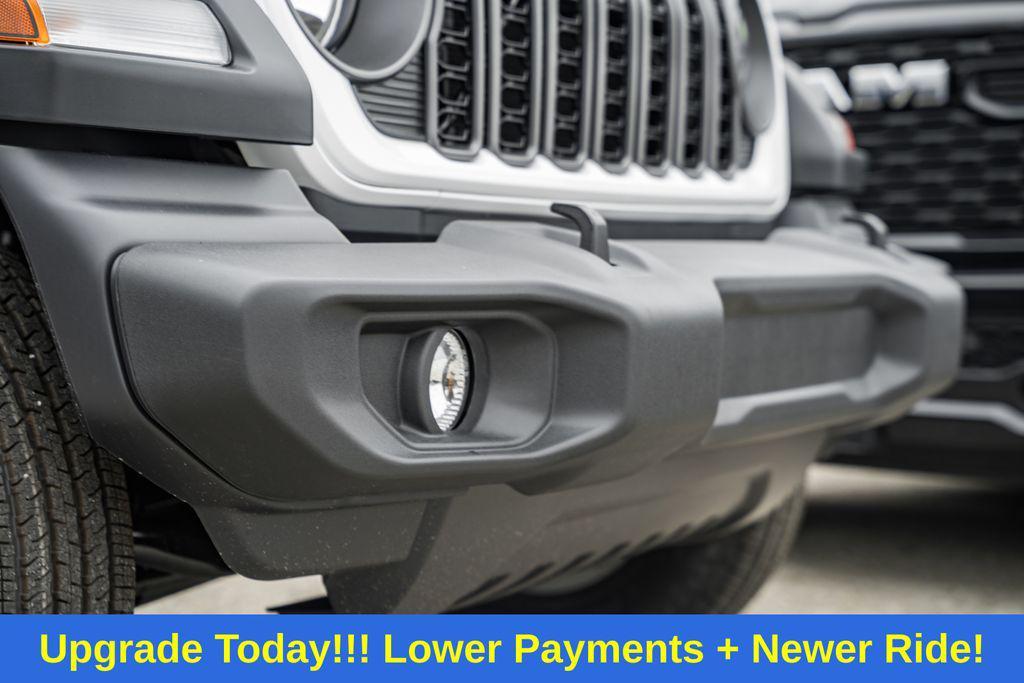 new 2025 Jeep Wrangler car, priced at $39,238