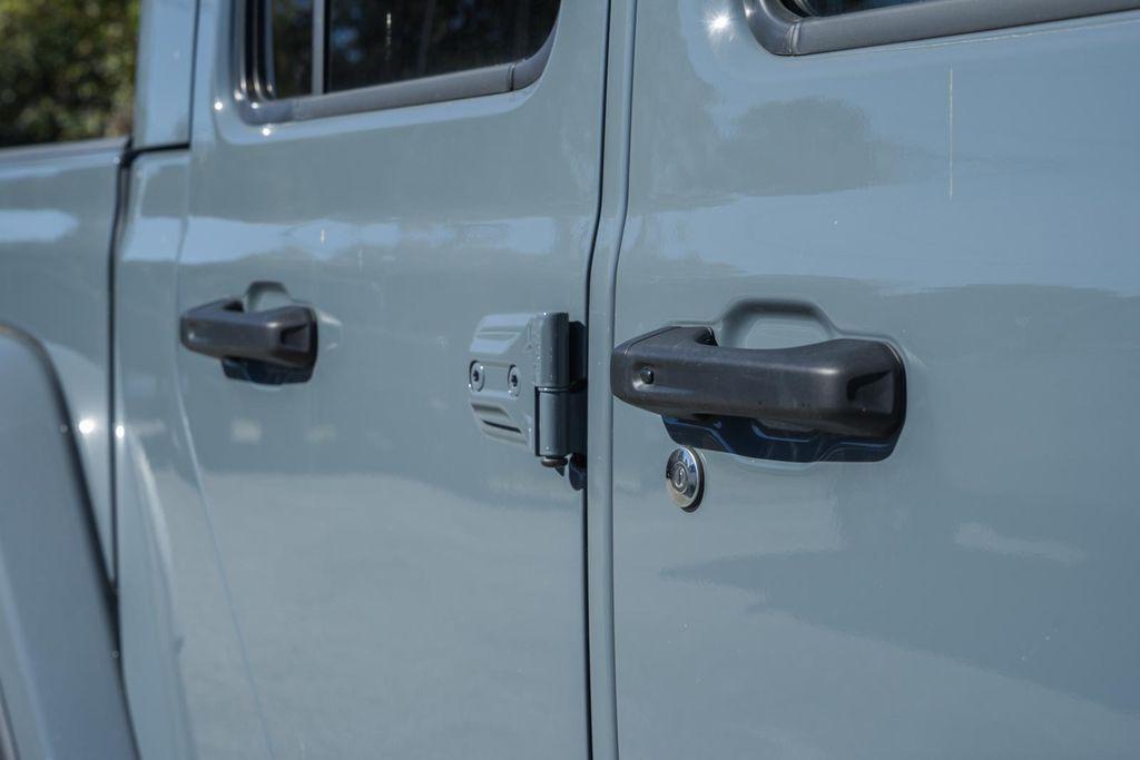 new 2025 Jeep Gladiator car, priced at $51,940