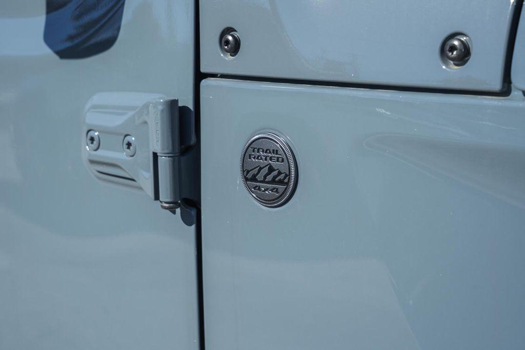 new 2025 Jeep Gladiator car, priced at $51,940