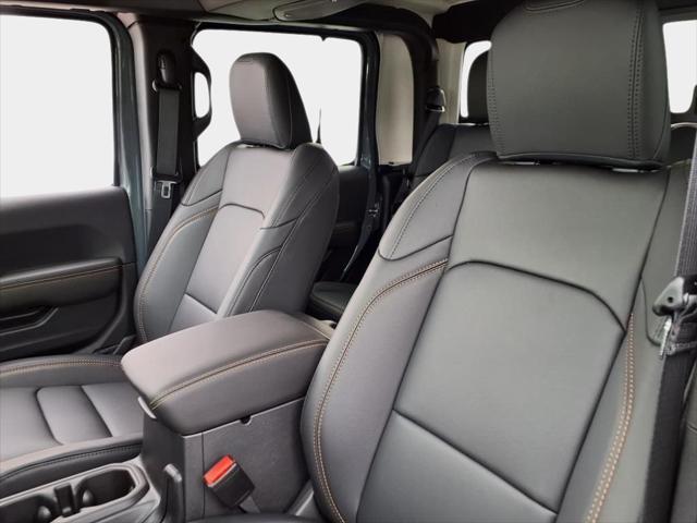 new 2025 Jeep Gladiator car, priced at $44,885