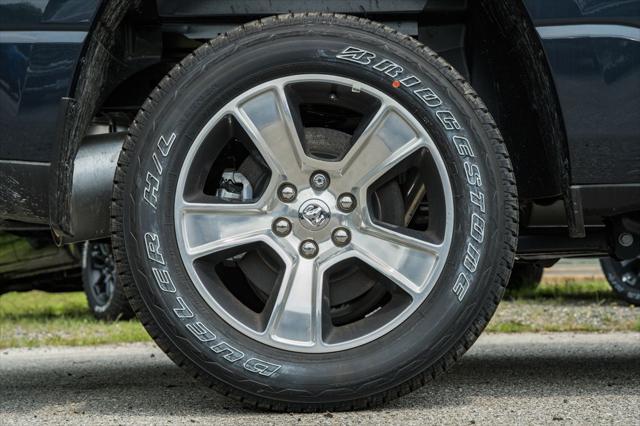 new 2025 Ram 1500 car, priced at $42,562