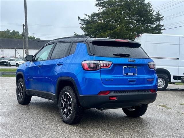 new 2025 Jeep Compass car, priced at $33,574