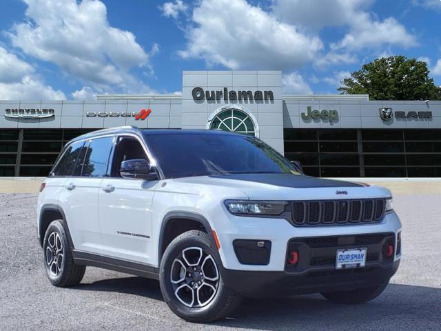 used 2022 Jeep Grand Cherokee car, priced at $34,000