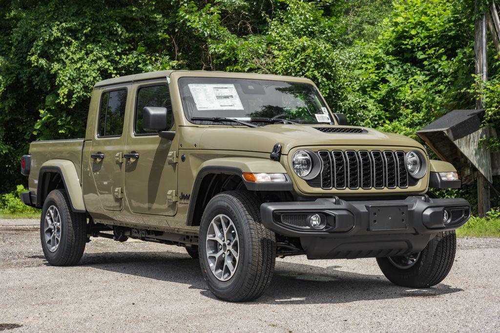 new 2025 Jeep Gladiator car, priced at $51,035