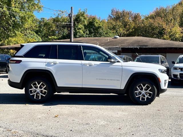 new 2025 Jeep Grand Cherokee car, priced at $38,662