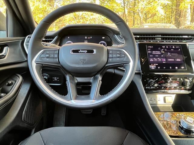 new 2025 Jeep Grand Cherokee car, priced at $33,940