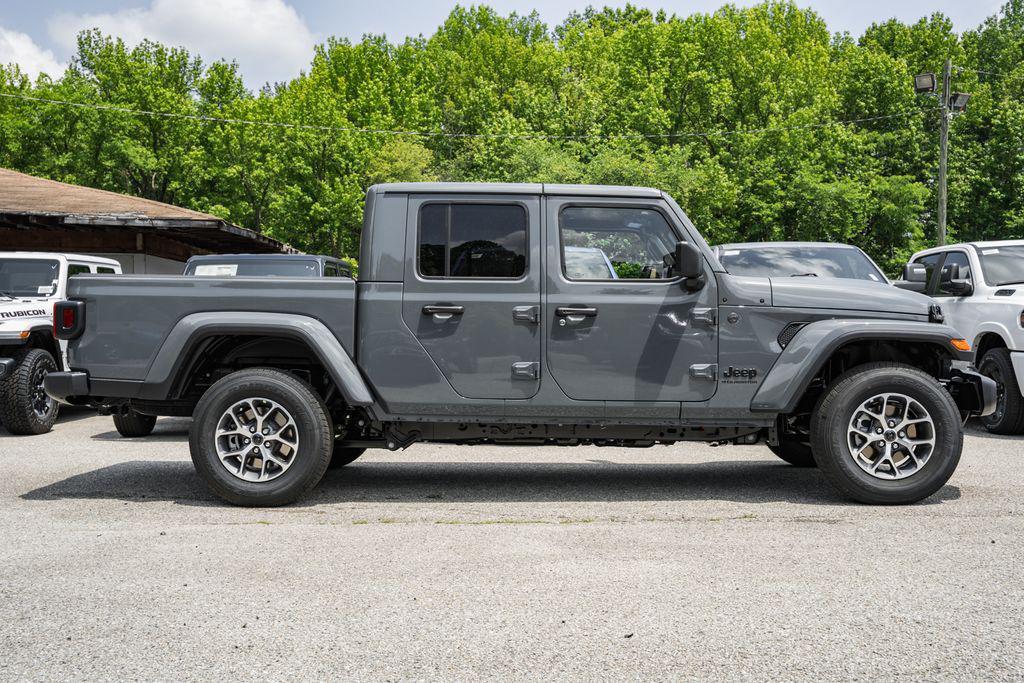 new 2025 Jeep Gladiator car, priced at $53,330