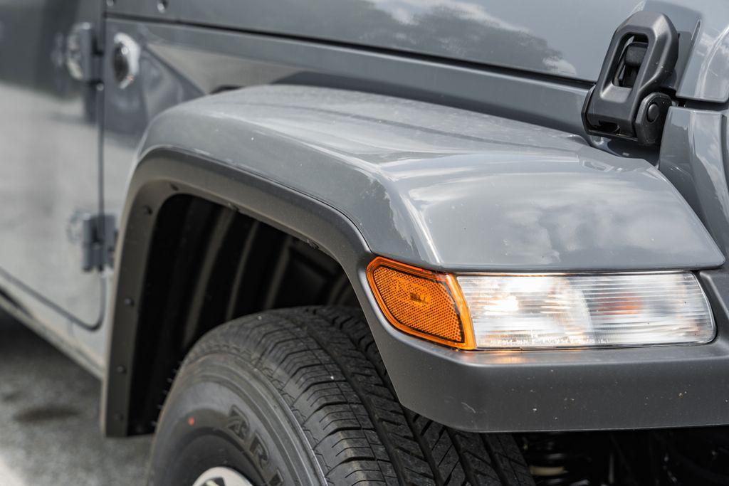 new 2025 Jeep Gladiator car, priced at $53,330