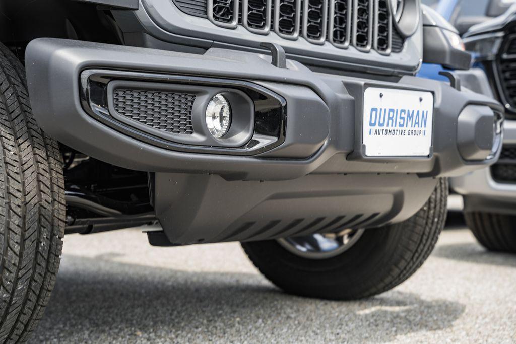 new 2025 Jeep Gladiator car, priced at $53,330