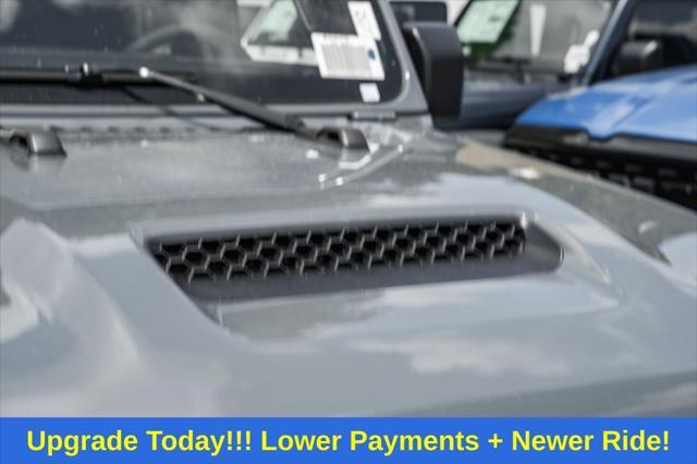 new 2025 Jeep Gladiator car, priced at $45,529