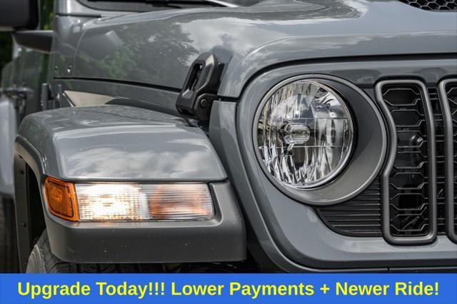new 2025 Jeep Gladiator car, priced at $45,529