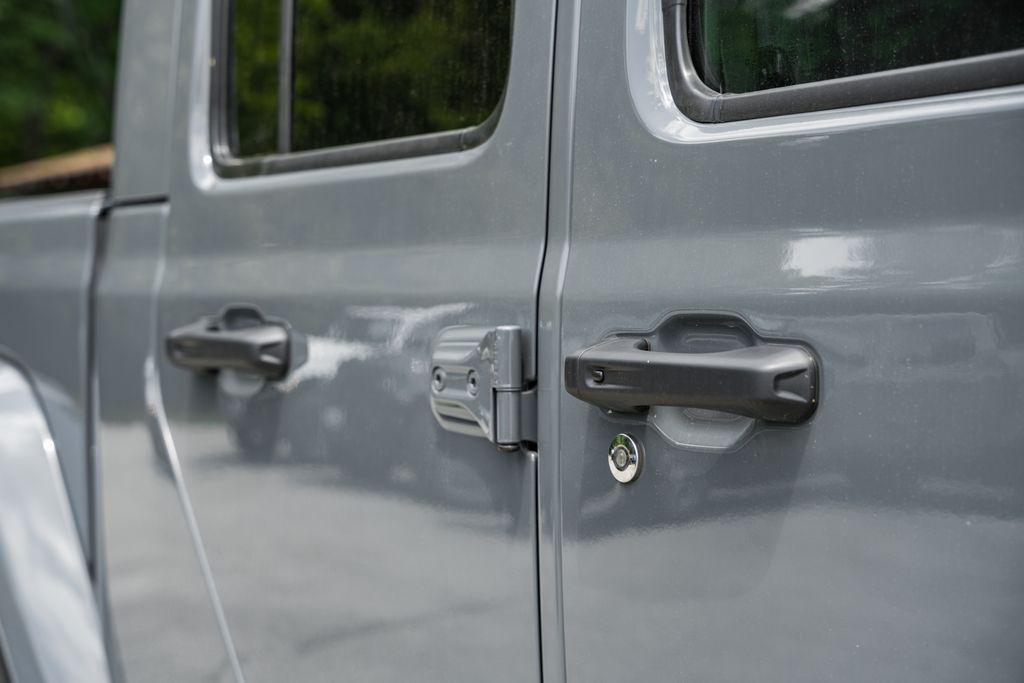 new 2025 Jeep Gladiator car, priced at $53,330