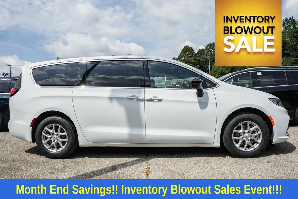 new 2025 Chrysler Pacifica car, priced at $35,575