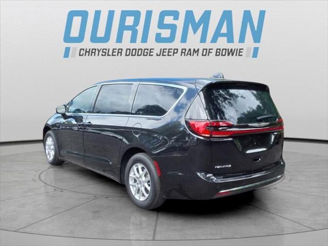 used 2023 Chrysler Pacifica car, priced at $22,500