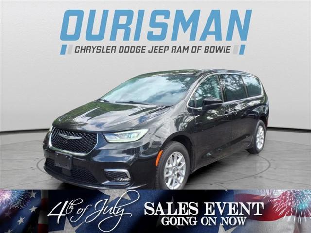 used 2023 Chrysler Pacifica car, priced at $22,000