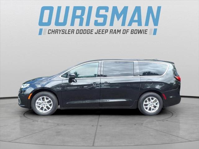 used 2023 Chrysler Pacifica car, priced at $22,500