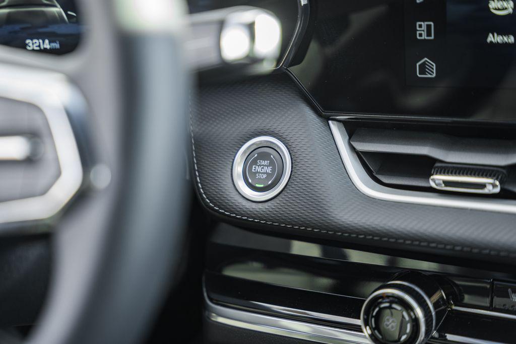 used 2025 Chevrolet Equinox car, priced at $25,000