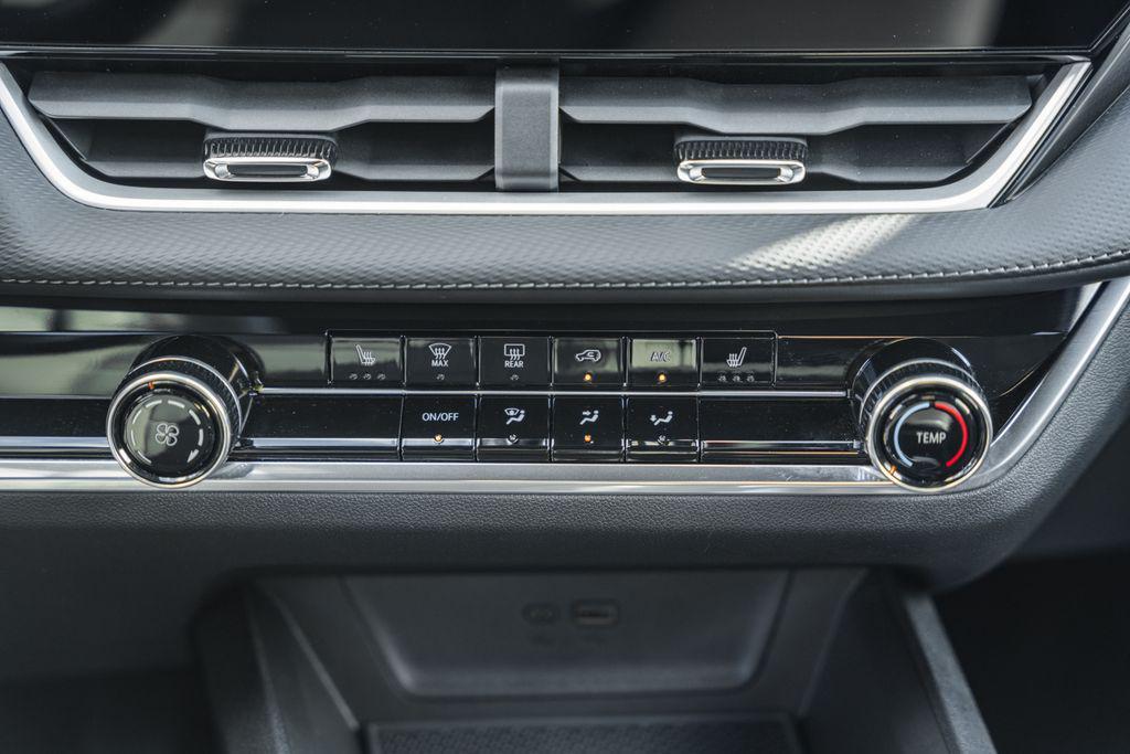 used 2025 Chevrolet Equinox car, priced at $25,000