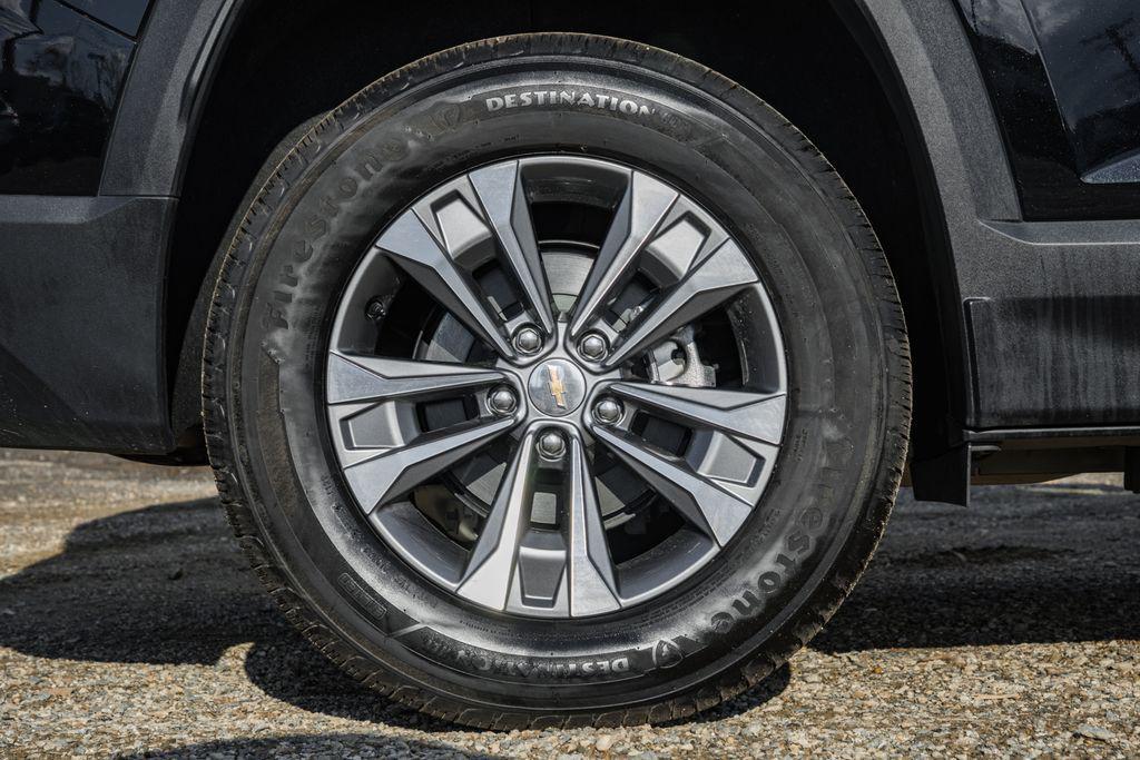 used 2025 Chevrolet Equinox car, priced at $25,000