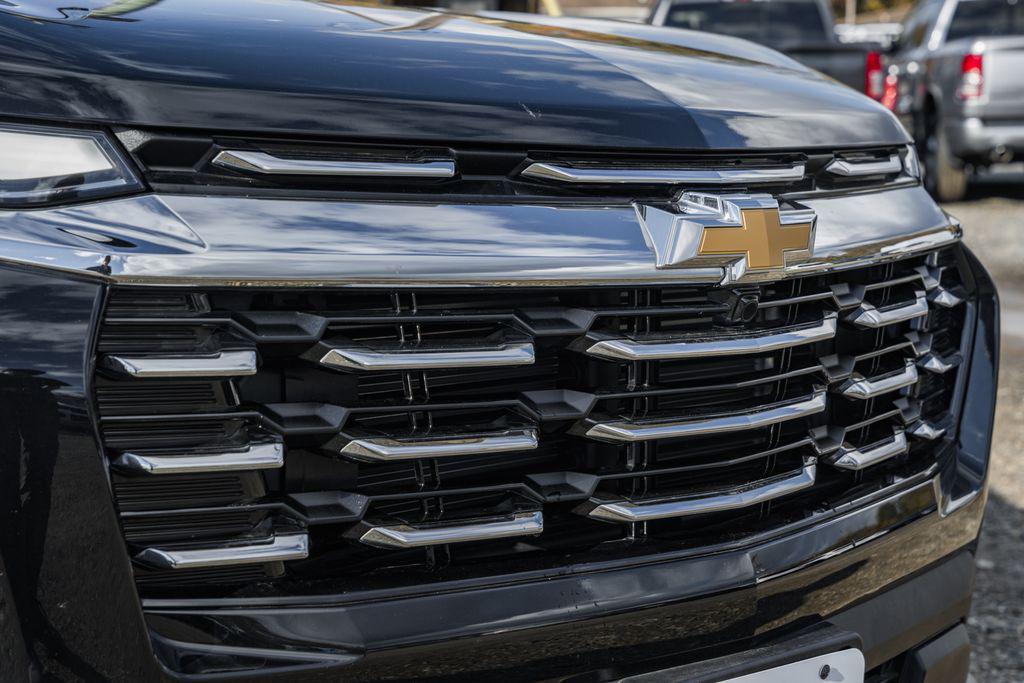 used 2025 Chevrolet Equinox car, priced at $25,000