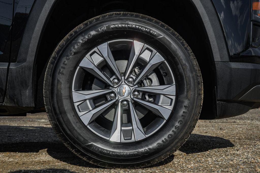 used 2025 Chevrolet Equinox car, priced at $25,000