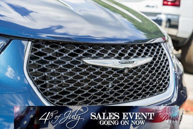 new 2025 Chrysler Pacifica car, priced at $54,622