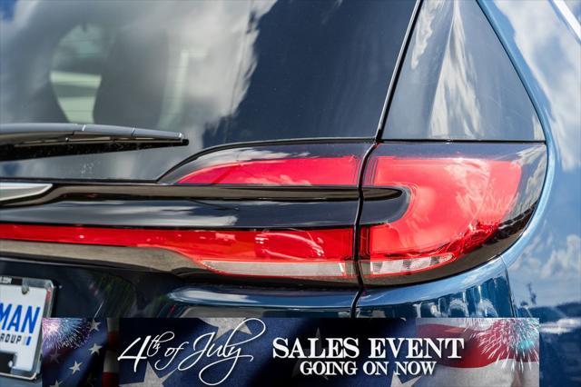 new 2025 Chrysler Pacifica car, priced at $54,622