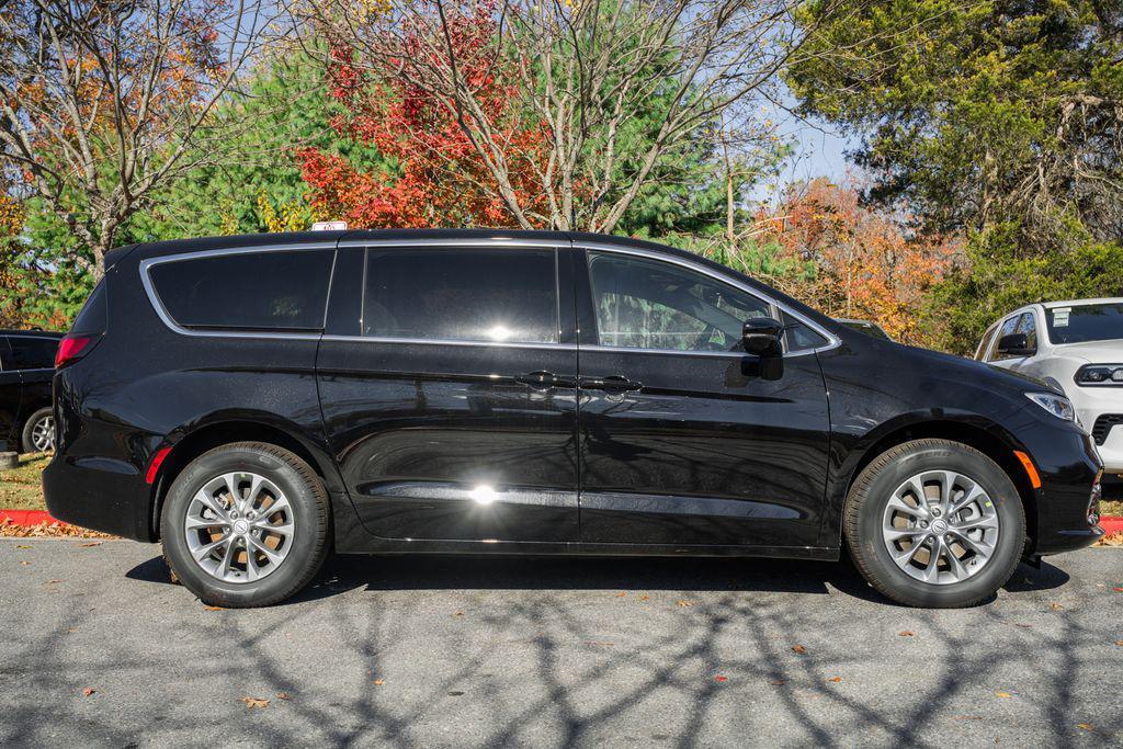 new 2026 Chrysler Pacifica car, priced at $40,949