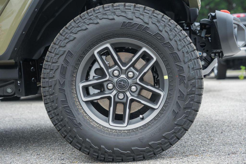 new 2025 Jeep Gladiator car, priced at $48,235