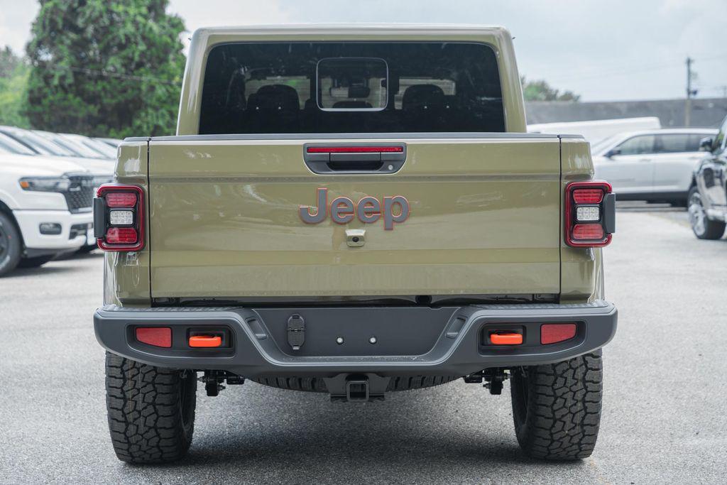 new 2025 Jeep Gladiator car, priced at $48,235