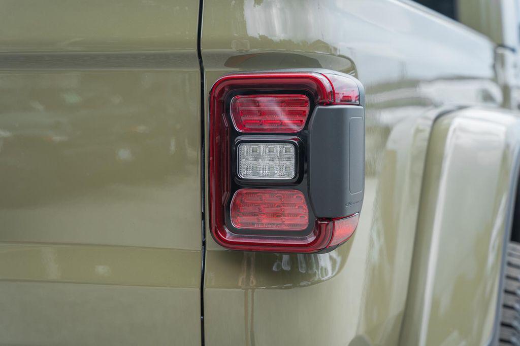 new 2025 Jeep Gladiator car, priced at $48,235