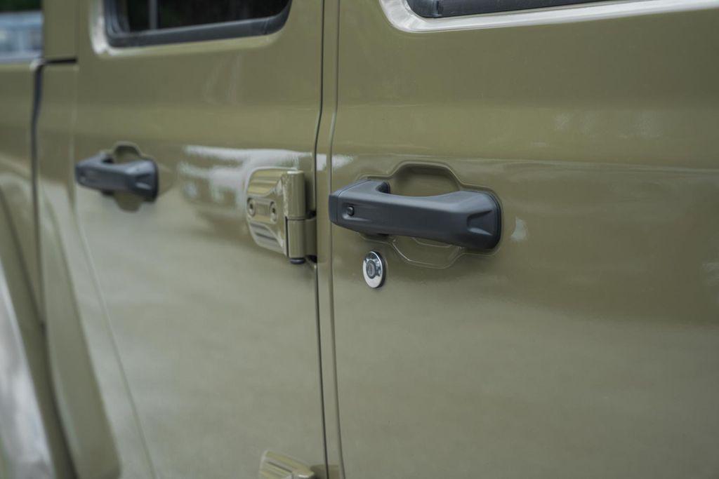 new 2025 Jeep Gladiator car, priced at $48,235