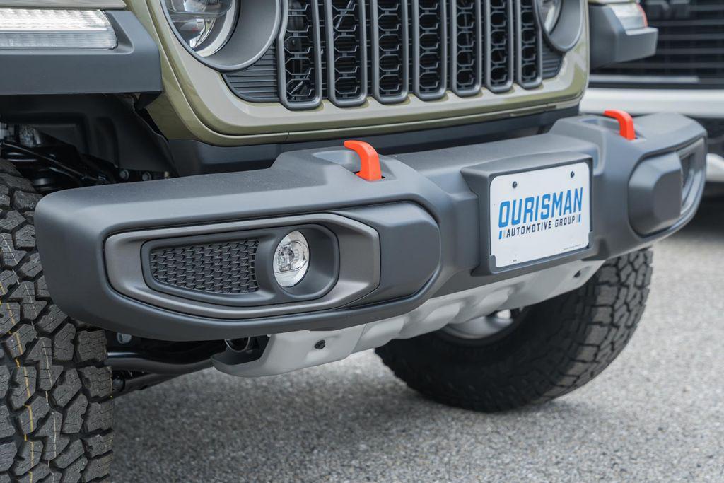 new 2025 Jeep Gladiator car, priced at $48,235