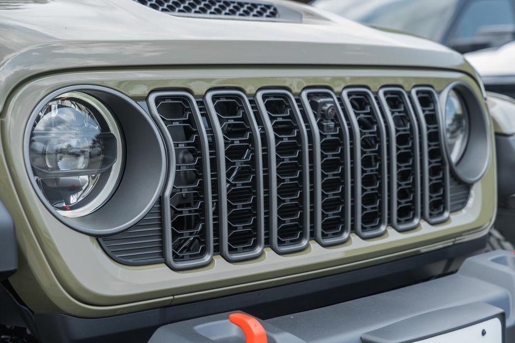 new 2025 Jeep Gladiator car, priced at $48,235