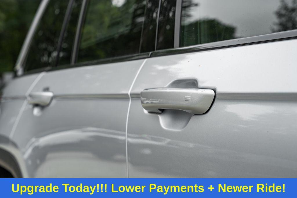 new 2025 Jeep Grand Cherokee car, priced at $37,914