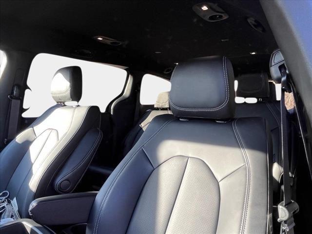 new 2025 Chrysler Pacifica car, priced at $36,621