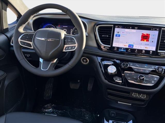 new 2025 Chrysler Pacifica car, priced at $36,621