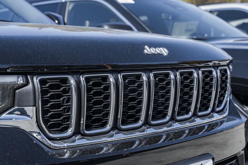 new 2025 Jeep Grand Cherokee car, priced at $38,435