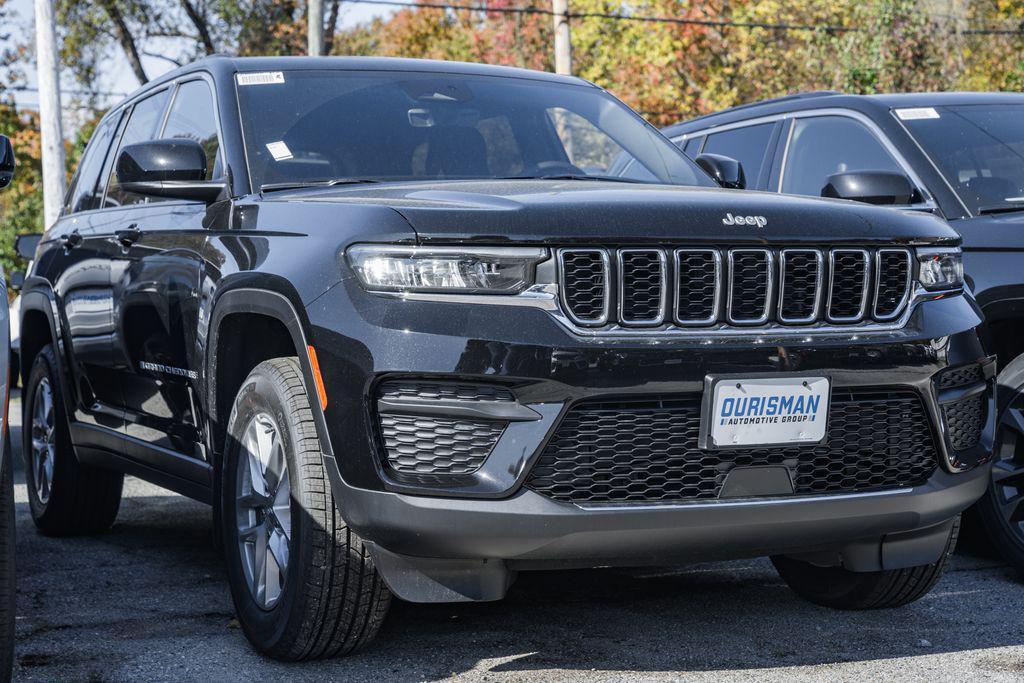 new 2025 Jeep Grand Cherokee car, priced at $45,590
